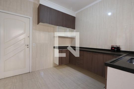 Cozinha de casa para alugar com 3 quartos, 150m² em Vila Primavera, São Paulo