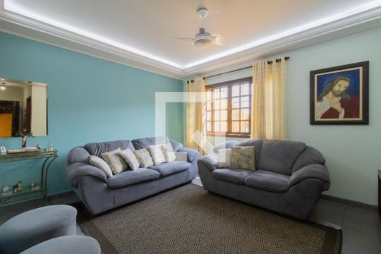 Sala de casa à venda com 3 quartos, 225m² em Gopouva, Guarulhos