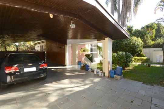 Garagem de casa à venda com 4 quartos, 747m² em Interlagos, São Paulo