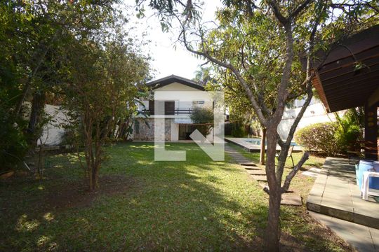 Quintal de casa à venda com 4 quartos, 747m² em Interlagos, São Paulo
