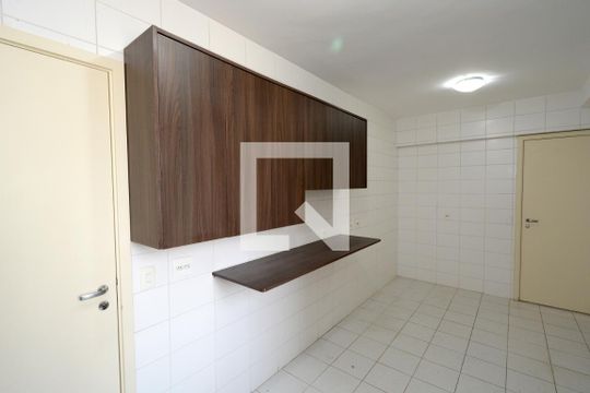 Cozinha de apartamento para alugar com 4 quartos, 136m² em Jurubatuba, São Paulo