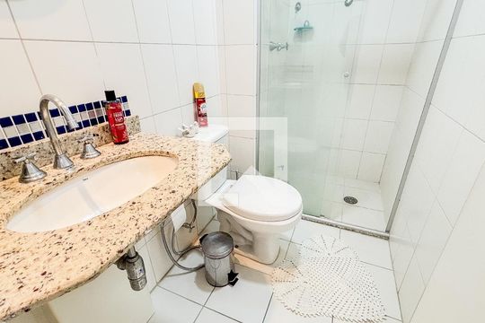 Banheiro de apartamento para alugar com 3 quartos, 79m² em Campestre, Santo André