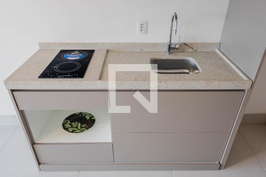 Cozinha de kitnet/studio para alugar com 1 quarto, 28m² em Sumaré, São Paulo
