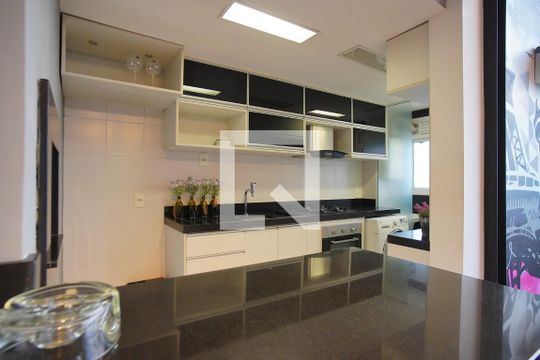 Cozinha de apartamento à venda com 3 quartos, 100m² em Jardim Lindóia, Porto Alegre