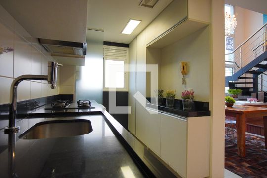 Cozinha de apartamento à venda com 3 quartos, 100m² em Jardim Lindóia, Porto Alegre