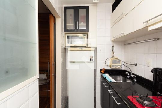 Cozinha de apartamento para alugar com 1 quarto, 39m² em Vila Nova Conceição, São Paulo