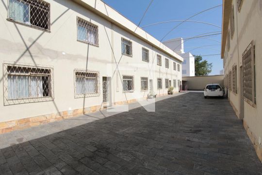 Garagem de apartamento para alugar com 2 quartos, 90m² em Jardim Guanabara, Belo Horizonte