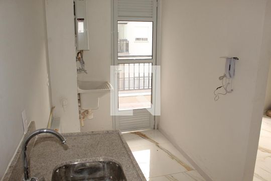 Cozinha de apartamento para alugar com 2 quartos, 57m² em Jardim Rebelato, Cotia