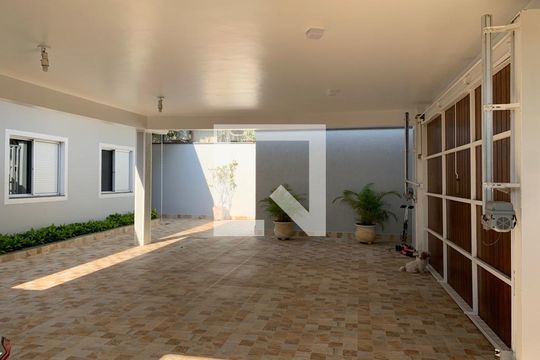 Casa à venda com 5 quartos, 248m² em Santo Amaro, São Paulo