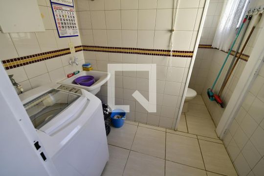 Área de Serviço de apartamento para alugar com 2 quartos, 76m² em Ponte Preta, Campinas