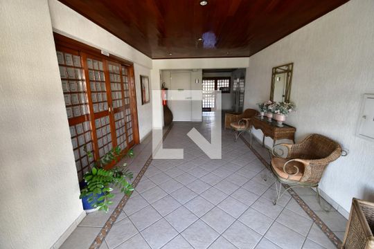 Hall de entrada de apartamento para alugar com 2 quartos, 76m² em Ponte Preta, Campinas