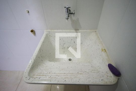Área de Serviço de casa para alugar com 2 quartos, 40m² em Parque Santa Rita, São Paulo