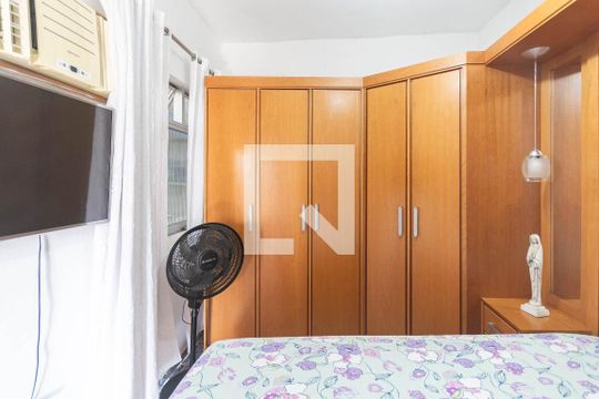 Quarto 1 de casa à venda com 3 quartos, 64m² em São Cristóvão, Rio de Janeiro