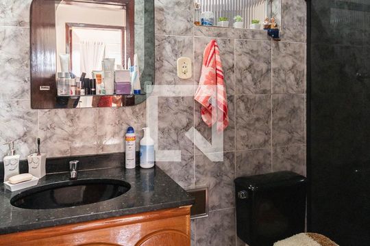 Banheiro de casa à venda com 3 quartos, 64m² em São Cristóvão, Rio de Janeiro