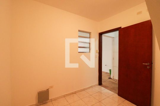 Garagem - Quarto de Apoio de casa para alugar com 3 quartos, 241m² em Água Fria, São Paulo