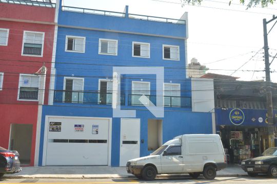 Fachada de apartamento para alugar com 2 quartos, 38m² em Vila Linda, Santo André