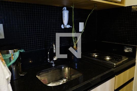 Cozinha de apartamento à venda com 1 quarto, 40m² em Curicica, Rio de Janeiro