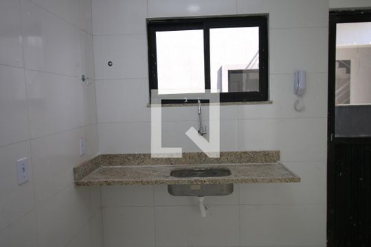 Cozinha de apartamento para alugar com 1 quarto, 35m² em Olaria, Rio de Janeiro