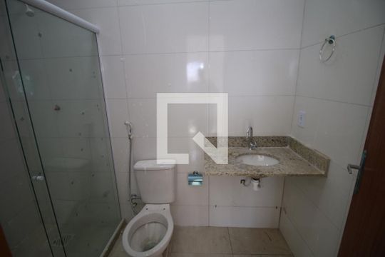 Banheiro de apartamento para alugar com 1 quarto, 35m² em Olaria, Rio de Janeiro