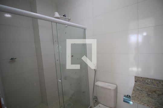 Banheiro de apartamento para alugar com 1 quarto, 35m² em Olaria, Rio de Janeiro