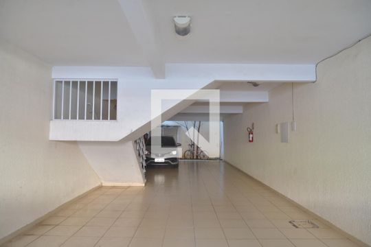 Garagem de apartamento à venda com 2 quartos, 42m² em Jardim Las Vegas, Santo André