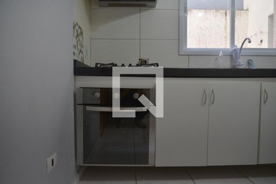 Cozinha - Armários de apartamento para alugar com 2 quartos, 42m² em Jardim Las Vegas, Santo André