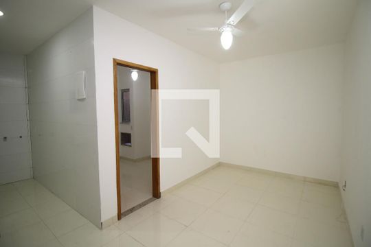 Apartamento para alugar com 1 quarto, 32m² em Olaria, Rio de Janeiro
