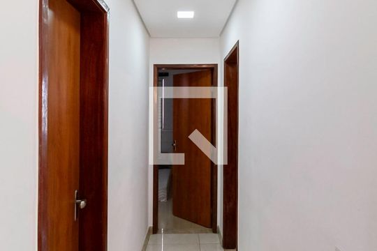 Corredor de apartamento à venda com 2 quartos, 75m² em Castelo, Belo Horizonte