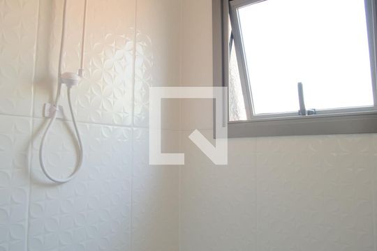 Banheiro de kitnet/studio para alugar com 1 quarto, 25m² em Vila Gomes Cardim, São Paulo