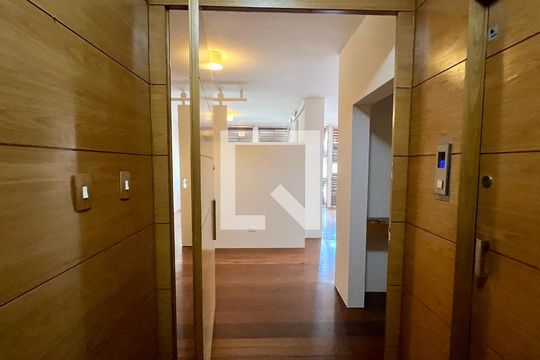 Área comum de apartamento à venda com 3 quartos, 310m² em Cerqueira César, São Paulo