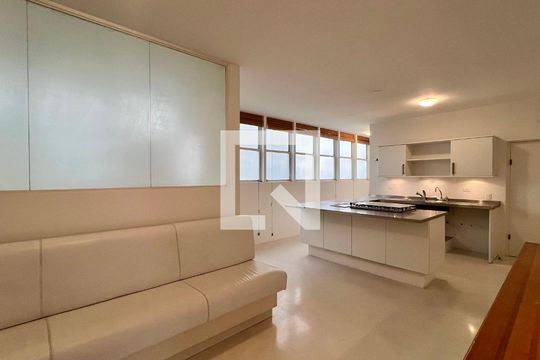 Cozinha de apartamento à venda com 3 quartos, 310m² em Cerqueira César, São Paulo