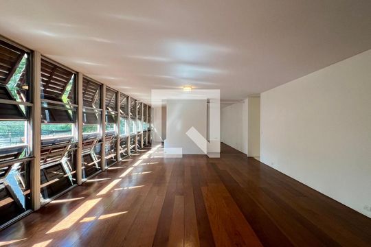 Apartamento à venda com 3 quartos, 310m² em Cerqueira César, São Paulo
