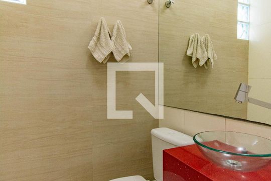 Banheiro de casa de condomínio à venda com 3 quartos, 93m² em Fátima, Canoas