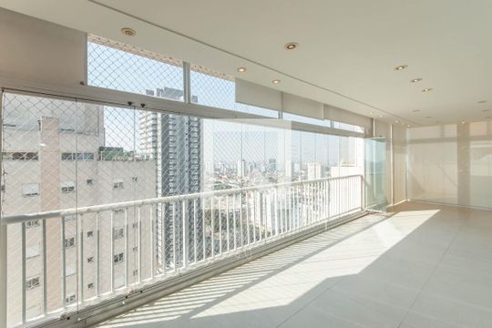 Varanda de apartamento para alugar com 3 quartos, 256m² em Vila Gumercindo, São Paulo