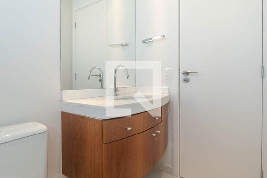 Lavabo de apartamento para alugar com 3 quartos, 256m² em Vila Gumercindo, São Paulo