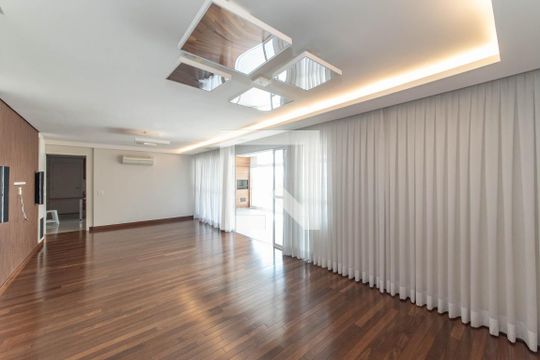 Sala de apartamento para alugar com 3 quartos, 256m² em Vila Gumercindo, São Paulo
