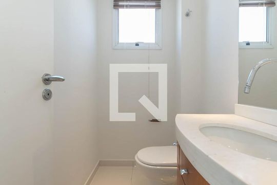 Lavabo de apartamento para alugar com 3 quartos, 256m² em Vila Gumercindo, São Paulo