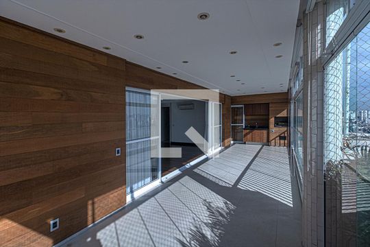 Sacada da Sala de apartamento para alugar com 3 quartos, 256m² em Vila Gumercindo, São Paulo