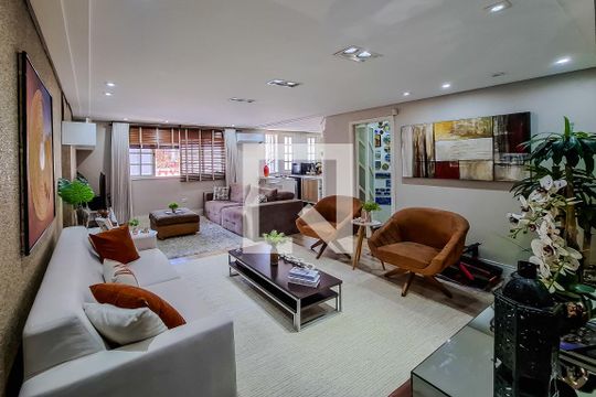 Casa à venda com 4 quartos, 246m² em Ipiranga, São Paulo