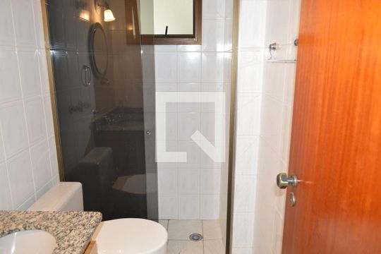 Banheiro de apartamento para alugar com 3 quartos, 75m² em Vila Monumento, São Paulo