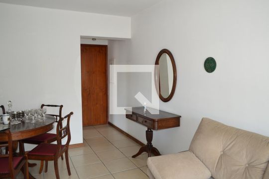 Sala de apartamento para alugar com 3 quartos, 75m² em Vila Monumento, São Paulo