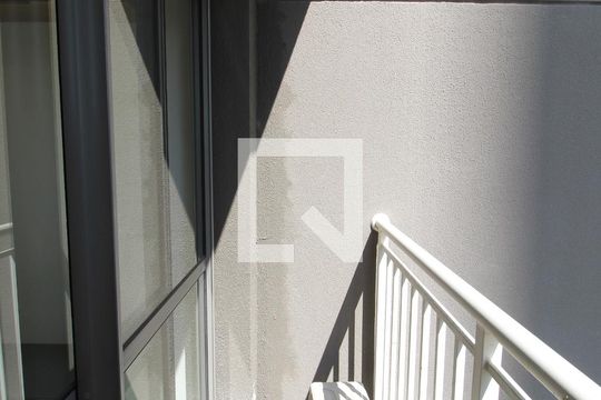 Varanda de kitnet/studio para alugar com 1 quarto, 27m² em Vila Nova Conceição, São Paulo