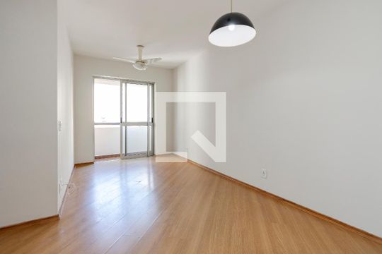 Apartamento para alugar com 2 quartos, 56m² em Jardim das Acacias, São Paulo