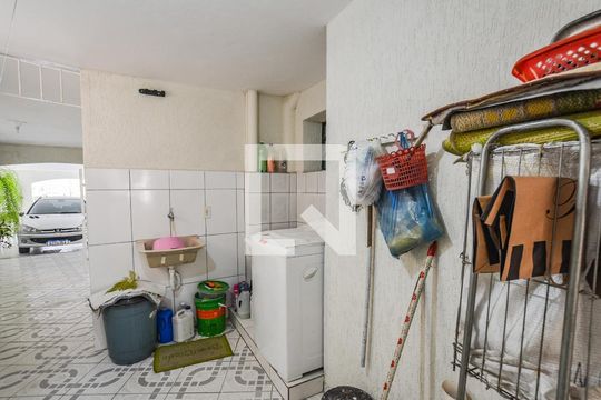 Área de Serviço de casa à venda com 3 quartos, 192m² em Jardim Silvana, Santo André