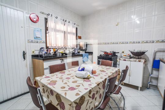 Cozinha de casa à venda com 3 quartos, 192m² em Jardim Silvana, Santo André