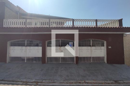 Fachada de casa à venda com 3 quartos, 192m² em Jardim Silvana, Santo André