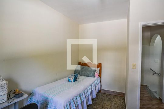 Quarto 2 de casa à venda com 3 quartos, 192m² em Jardim Silvana, Santo André