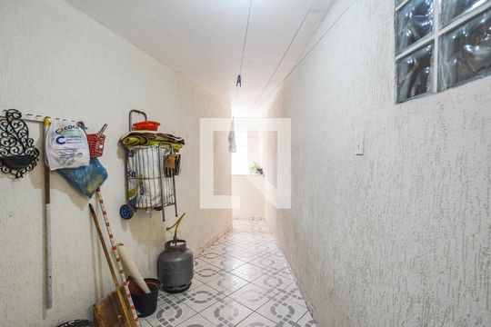 Área de Serviço de casa à venda com 3 quartos, 192m² em Jardim Silvana, Santo André