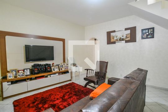 Casa à venda com 3 quartos, 192m² em Jardim Silvana, Santo André