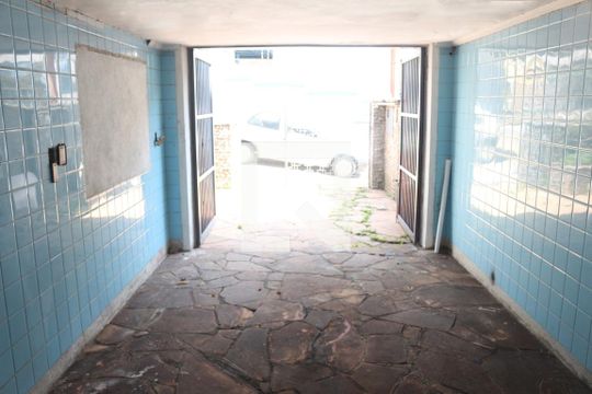 Garagem de casa à venda com 2 quartos, 180m² em Santa Paula, São Caetano do Sul
